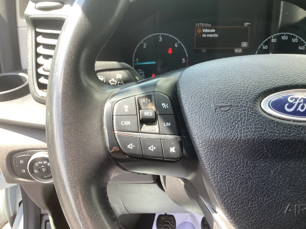Ford TRANSIT CUSTOM FOURGON 300 L2H2 2.0 ECOBLUE 130 TREND BUSINESS