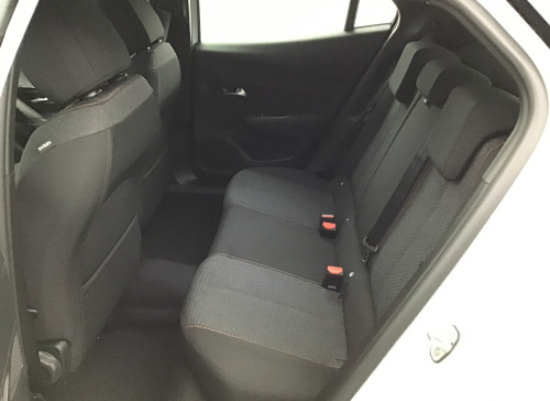 Peugeot 2008 Nouveau Hybrid 145 e-DCS6 Style