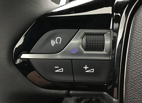 Peugeot 2008 Nouveau Hybrid 145 e-DCS6 Style