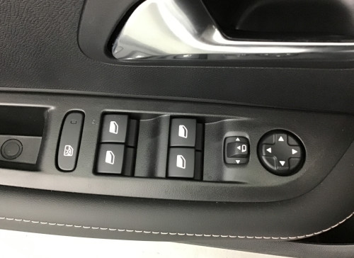 Peugeot 208 Nouvelle Hybrid 136 e-DCS6 Allure