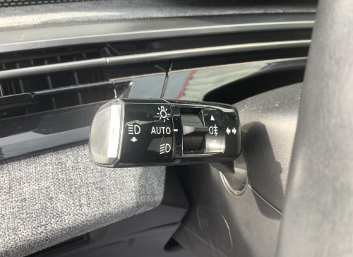 Peugeot 3008 Nouveau Hybrid 136 e-DCS6 GT