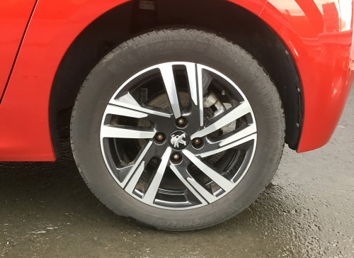 Peugeot 208 PureTech 100 S&S BVM6 Allure
