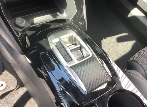 Peugeot 2008 Nouveau Hybrid 145 e-DCS6 GT