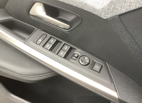 Peugeot 3008 Nouveau Hybrid 145 e-DCS6 GT