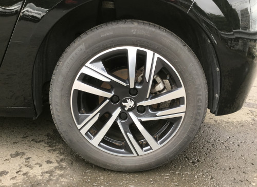 Peugeot 208 PureTech 100 S&S BVM6 Allure