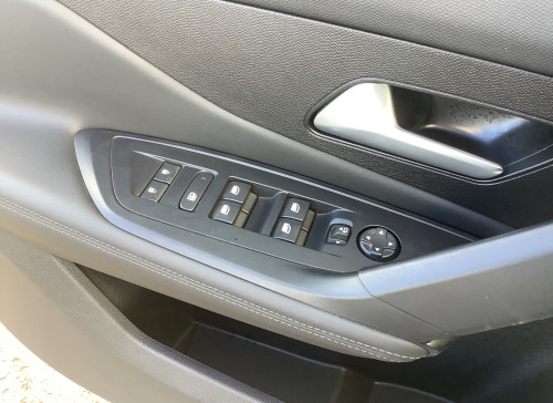 Peugeot 408 Hybrid 136 e-DCS6 Allure