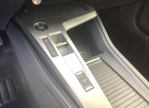 Peugeot 408 Hybrid 136 e-DCS6 Allure