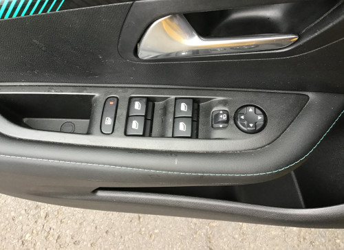 Peugeot 208 PureTech 100 S&S BVM6 Allure