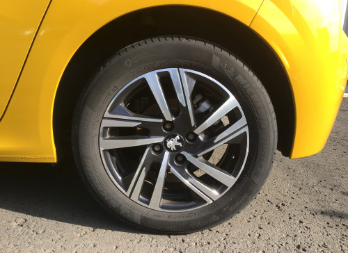 Peugeot 208 Nouvelle PureTech 100 S&S BVM6 Allure