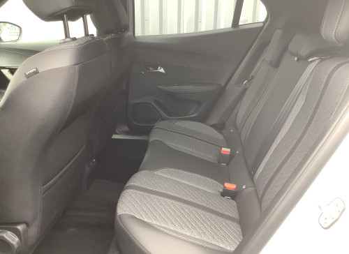 Peugeot 2008 Nouveau Hybrid 136 e-DCS6 Allure