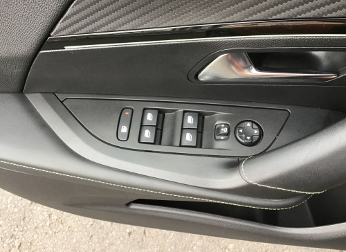Peugeot 2008 PureTech 130 S&S BVM6 GT Line - 5P