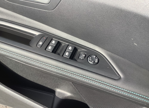 Peugeot 3008 Hybrid 136 e-DCS6 Allure Pack