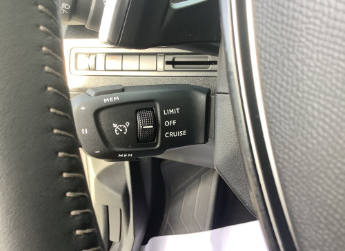 Peugeot 3008 Hybrid 136 e-DCS6 Allure Pack