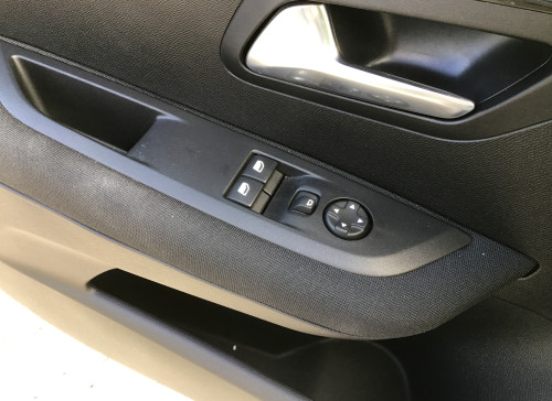 Peugeot 208 PureTech 100 S&S BVM6 Active