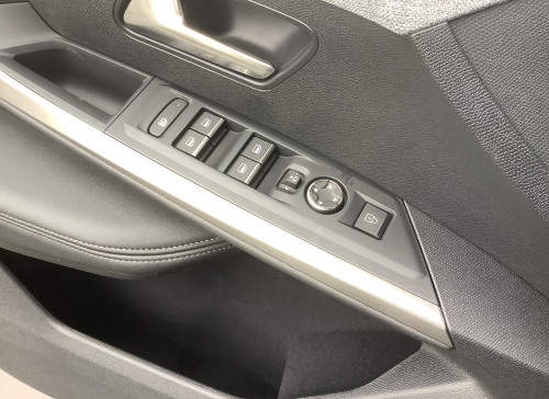 Peugeot 3008 Nouveau Hybrid 145 e-DCS6 GT