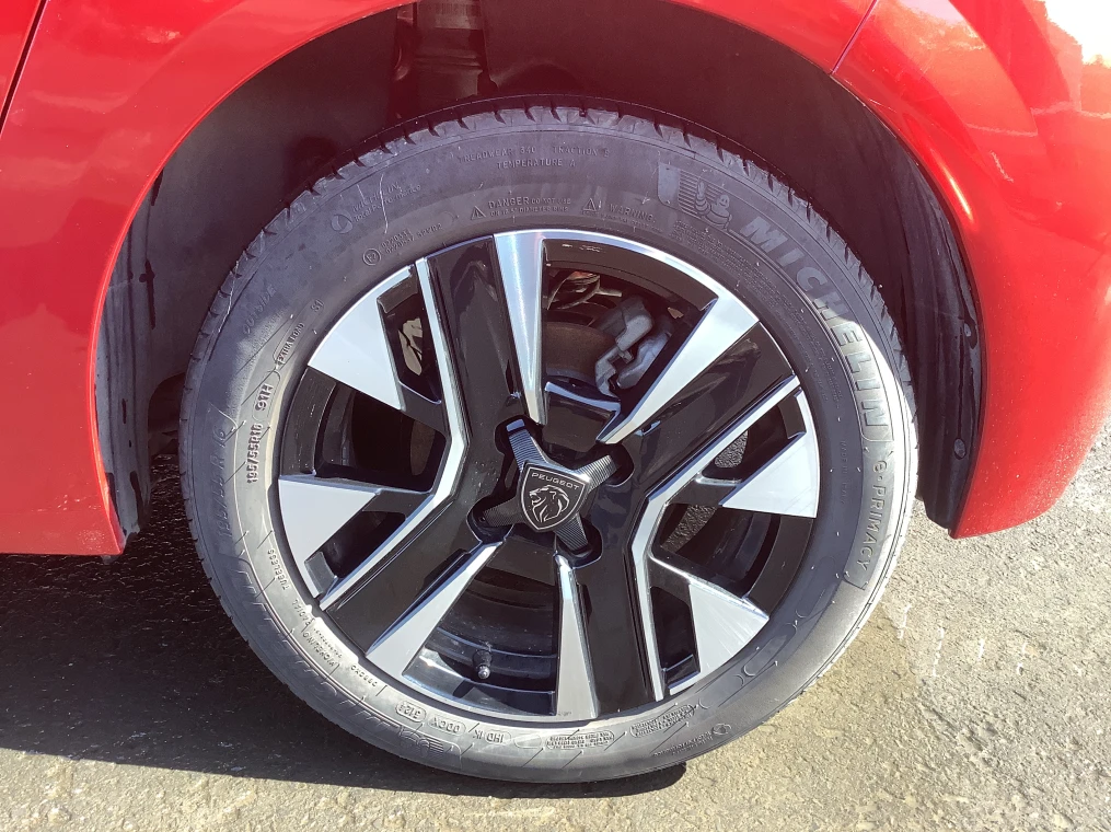 Peugeot 208 100 S&S BVM6 Allure