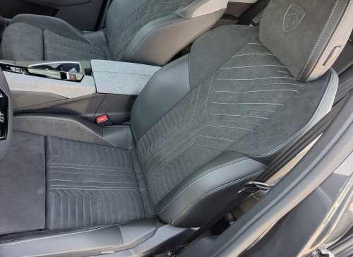 Peugeot 3008 Nouveau Hybrid 145 e-DCS6 GT Exclusive