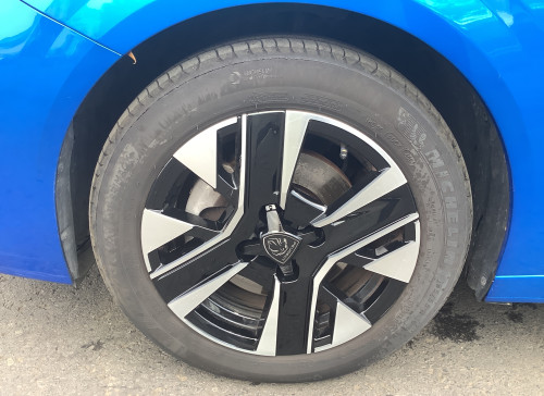 Peugeot 208 Nouvelle 100 S&S BVM6 Allure