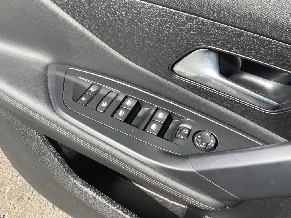 Peugeot 308 SW Hybrid 145 e-DCS6 Allure