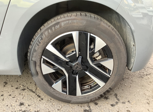 Peugeot 208 Nouvelle 100 S&S BVM6 Allure
