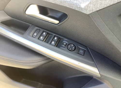 Peugeot 3008 Nouveau Hybrid 136 e-DCS6 Allure
