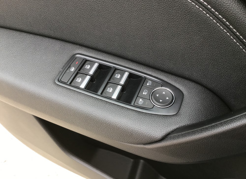 Renault CAPTUR mild hybrid 140 EDC Techno