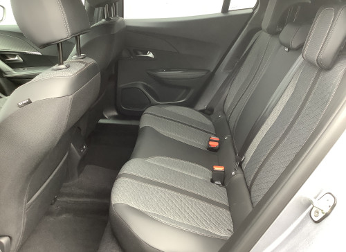 Peugeot 2008 Nouveau Hybrid 136 e-DCS6 Allure