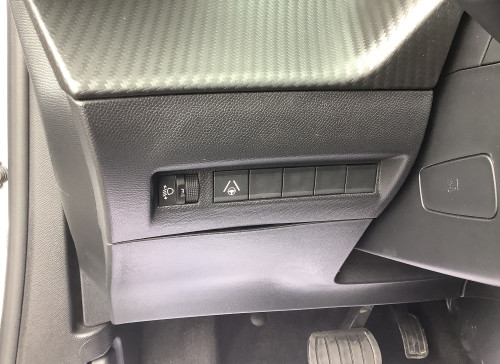 Peugeot 2008 Nouveau Hybrid 136 e-DCS6 Allure