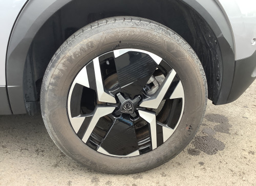 Peugeot 2008 Nouveau Hybrid 136 e-DCS6 Allure