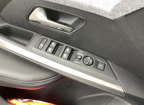 Peugeot 3008 Nouveau Hybrid 145 e-DCS6 Allure