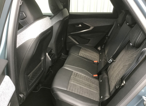 Peugeot 3008 Nouveau Hybrid 136 e-DCS6 GT