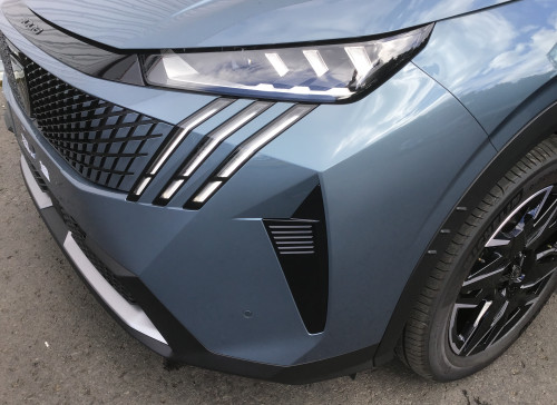 Peugeot 3008 Nouveau Hybrid 136 e-DCS6 GT