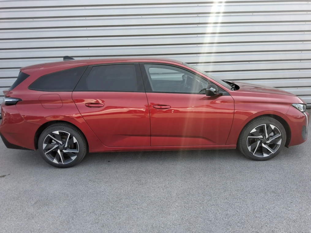 Peugeot 308 SW Hybrid 145 e-DCS6 Allure