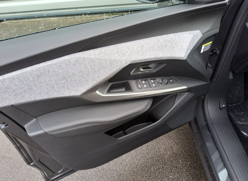 Peugeot 3008 Nouveau Hybrid 145 e-DCS6 Allure