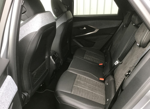 Peugeot 3008 Nouveau Hybrid 136 e-DCS6 GT