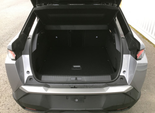 Peugeot 3008 Nouveau Hybrid 136 e-DCS6 GT