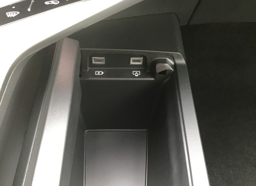Peugeot 3008 Nouveau Hybrid 136 e-DCS6 GT