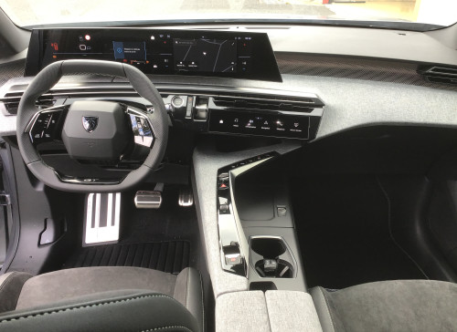 Peugeot 3008 Nouveau Hybrid 136 e-DCS6 GT