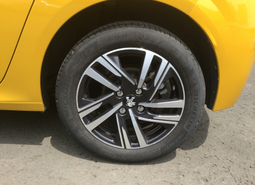 Peugeot 208 PureTech 100 S&S EAT8 Allure