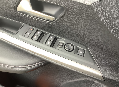 Peugeot 3008 Nouveau Hybrid 145 e-DCS6 Allure