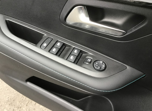 Peugeot 208 PureTech 100 S&S BVM6 Allure