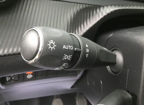 Peugeot 208 PureTech 100 S&S BVM6 Allure