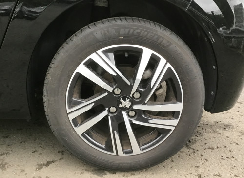Peugeot 208 PureTech 100 S&S BVM6 Allure