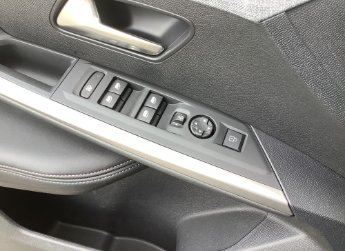 Peugeot 3008 Nouveau Hybrid 136 e-DCS6 Allure