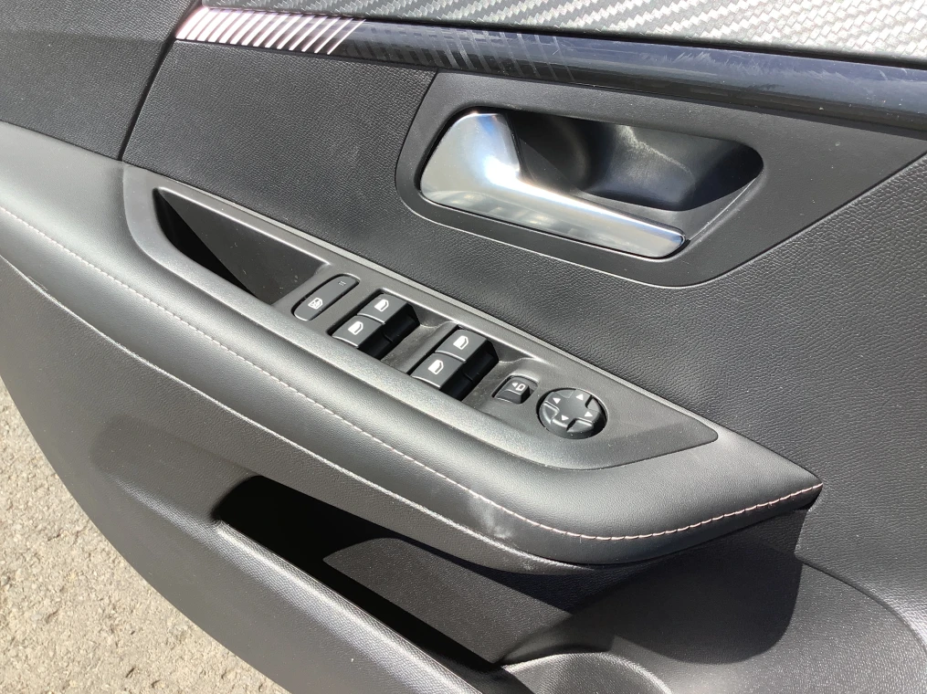 Peugeot 208 100 S&S BVM6 Allure