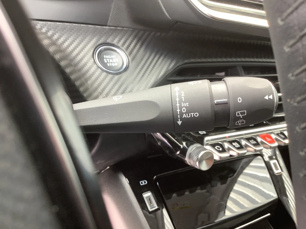 Peugeot 208 100 S&S BVM6 Allure