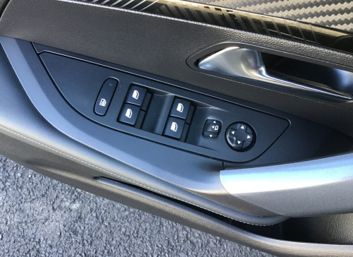 Peugeot 2008 PureTech 130 S&S BVM6 Allure Pack