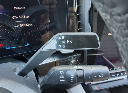 Renault ESPACE VI E-Tech hybrid 200 Iconic