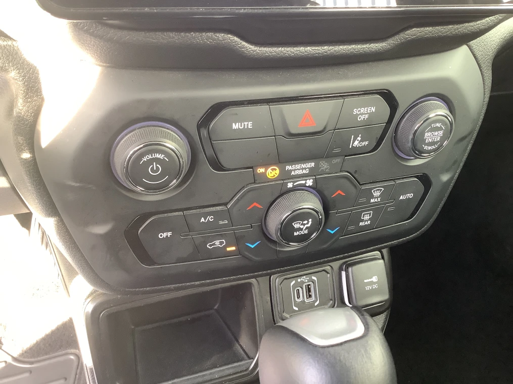 Jeep RENEGADE 1.5 Turbo T4 130 ch BVR7 e-Hybrid Altitude