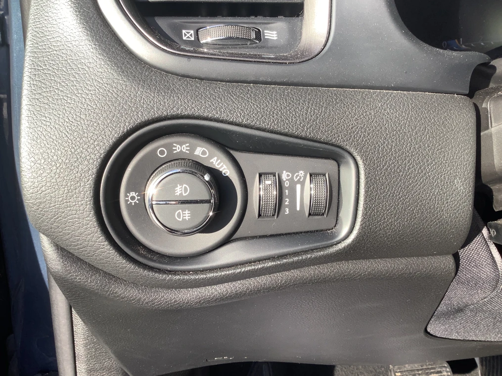 Jeep RENEGADE 1.5 Turbo T4 130 ch BVR7 e-Hybrid Altitude